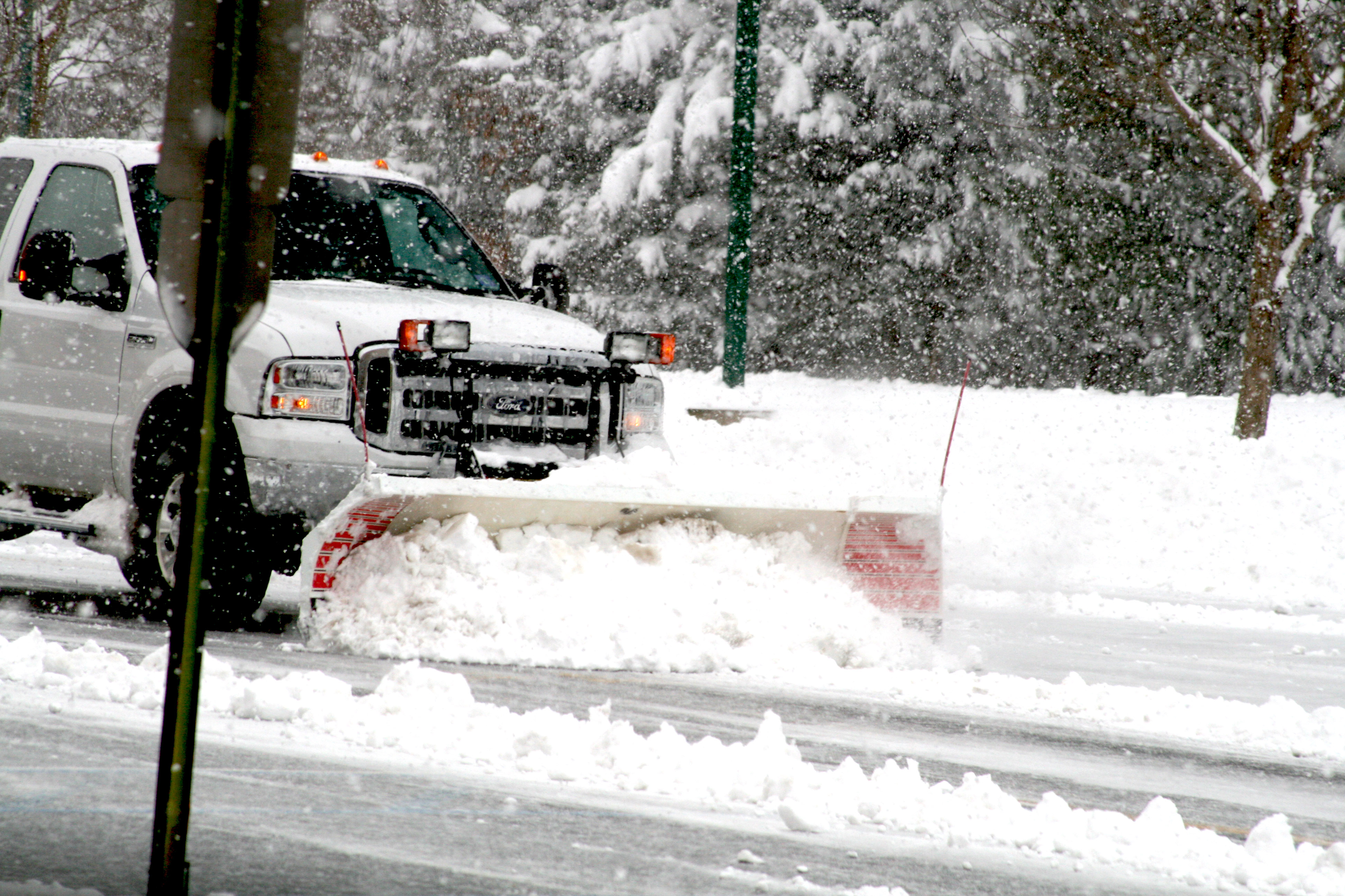 Blizzard Plow in action in at The Pavilions in one of Jackson's professional Complexes